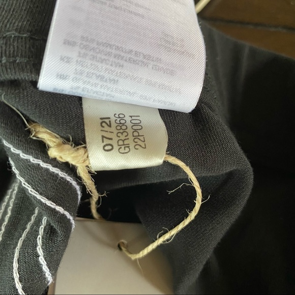 Adidas NWT women’s small multi sport shorts - Picture 7 of 9